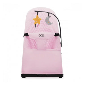 Hamaca bebé Kinderkraft MIMI rosa vista frontal, tela acolchada con costuras en rombo, arco con juguetes ballena y estrella, base de madera natural
