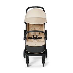 Interior del coche Kinderkraft APINO beige con arnés de 5 puntos regulable, capota con ventilación y barra protectora abatible