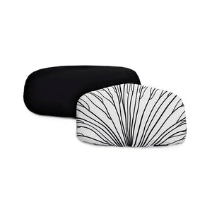 Set de 2 cojines: asiento + respaldo para silla de comer Enock, blanco negro. Vista principal.