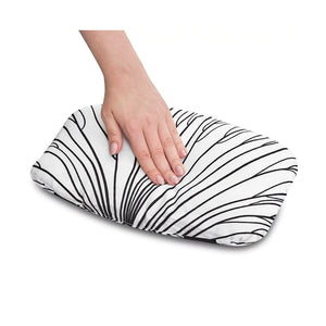 Set de 2 cojines: asiento + respaldo para silla de comer Enock, blanco negro. Vista detalle tela.