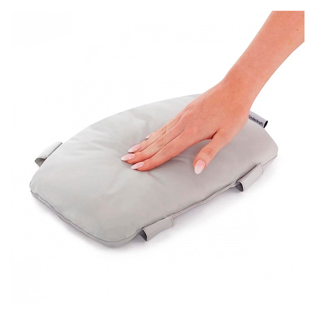 Set de 2 cojines: asiento + respaldo para silla de comer Enock, gris. Vista detalle tela.