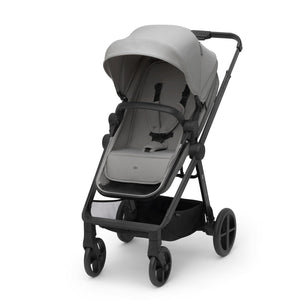 Coche Travel System Kinderkraft NEWLY 3 en 1 gris en modo silla para niños, vista frontal con arnés y capota grande, hasta 22 kg