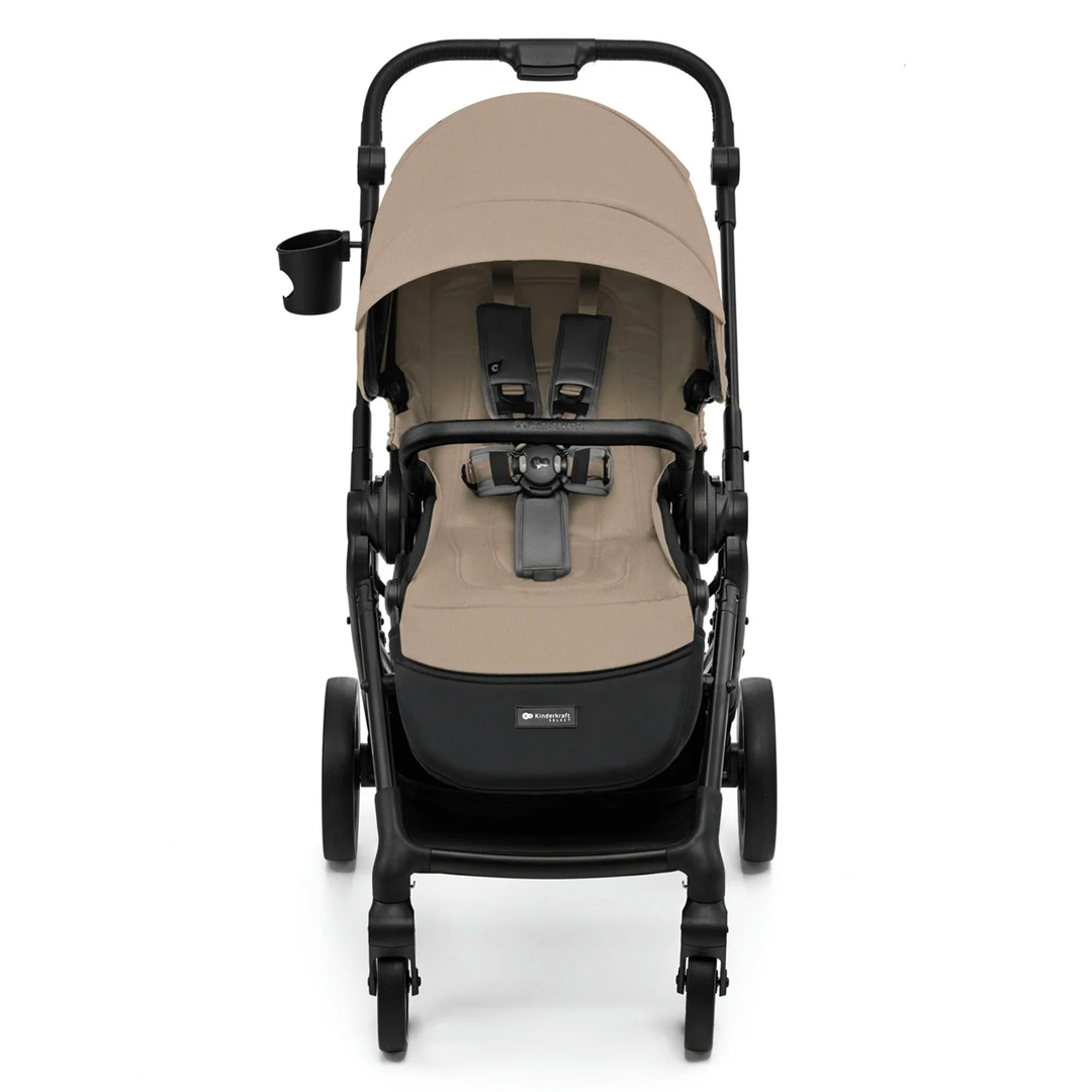 Coche Travel System bebé Kinderkraft YOXI beige vista frontal, arnés regulable de 5 puntos con protectores, capota grande UPF50+ y portavasos incluido