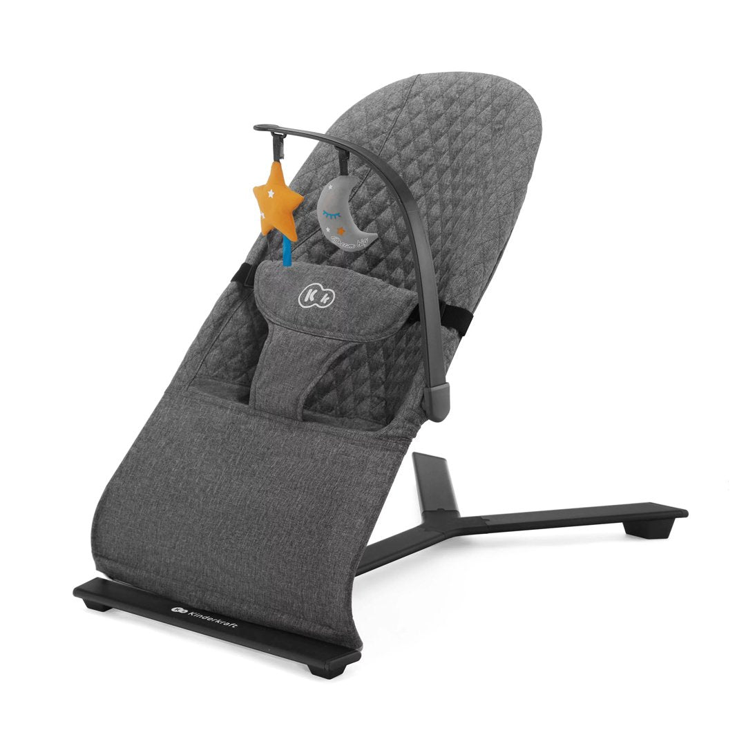 Hamaca bebé Kinderkraft MIMI Gris diseño nórdico, balanceo natural independiente, tela suave acolchada, base de madera y arco con 2 juguetes desmontable - Vista principal